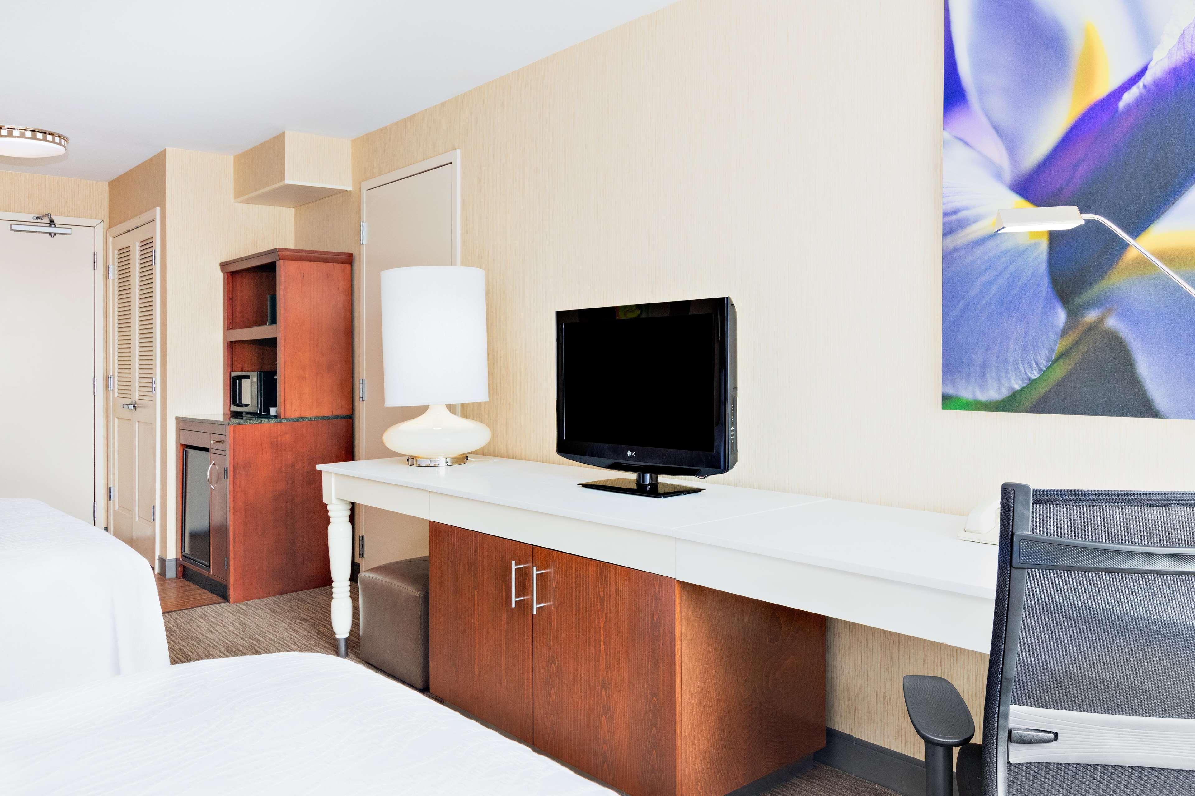 Hilton Garden Inn Folsom Dış mekan fotoğraf