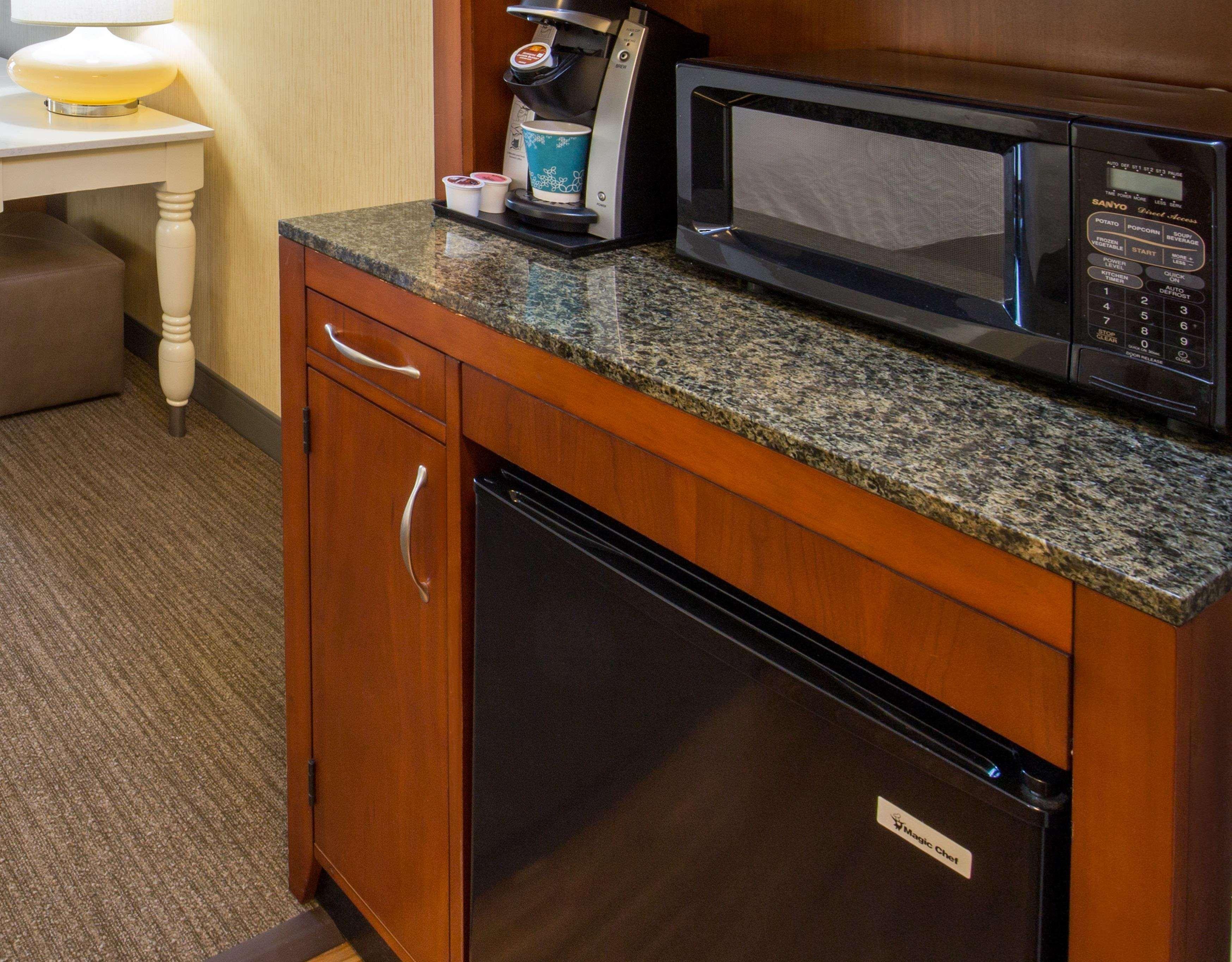 Hilton Garden Inn Folsom Dış mekan fotoğraf