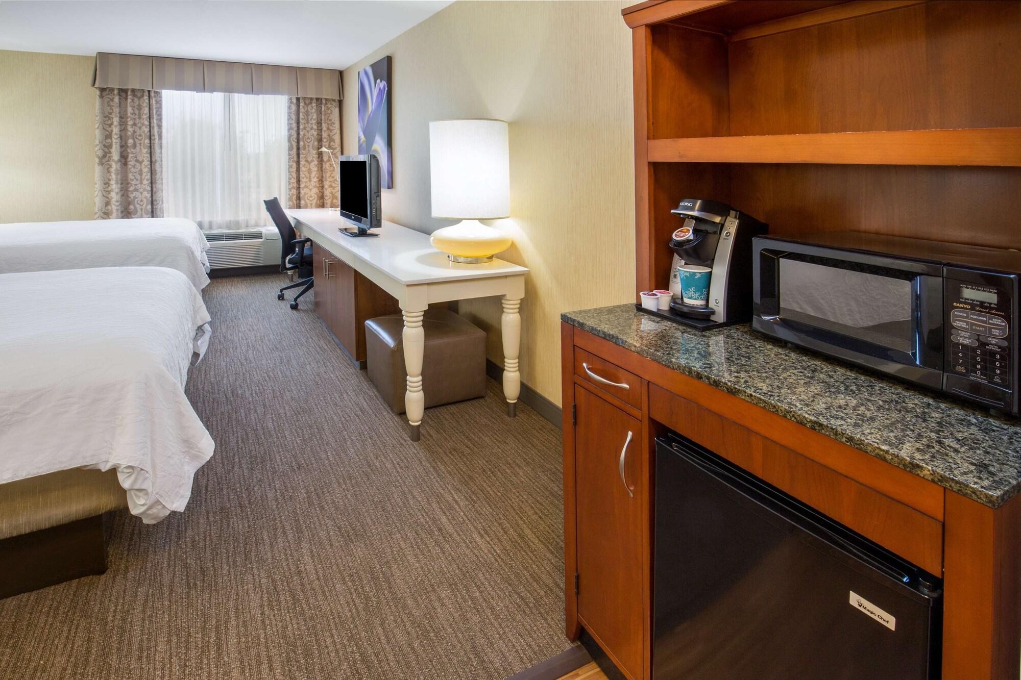 Hilton Garden Inn Folsom Dış mekan fotoğraf