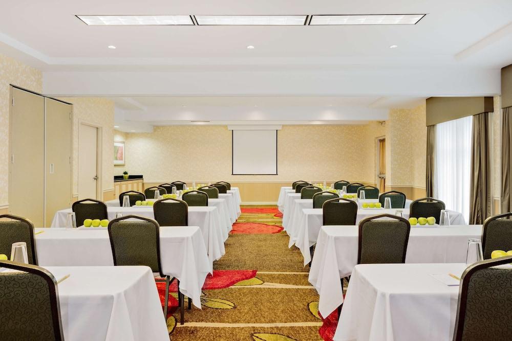 Hilton Garden Inn Folsom Dış mekan fotoğraf