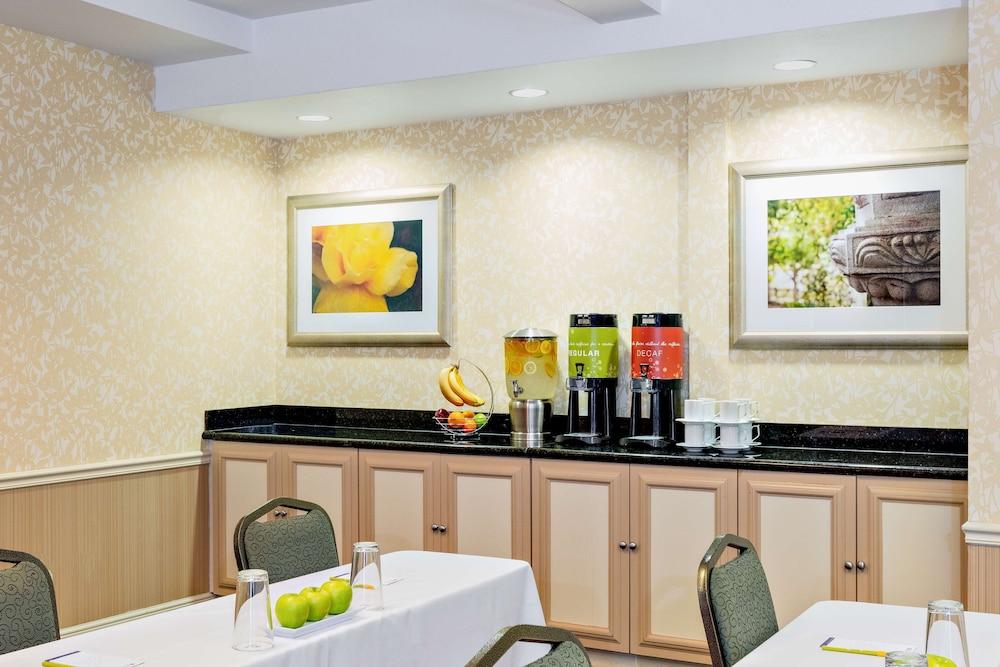 Hilton Garden Inn Folsom Dış mekan fotoğraf