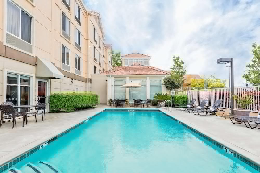 Hilton Garden Inn Folsom Dış mekan fotoğraf