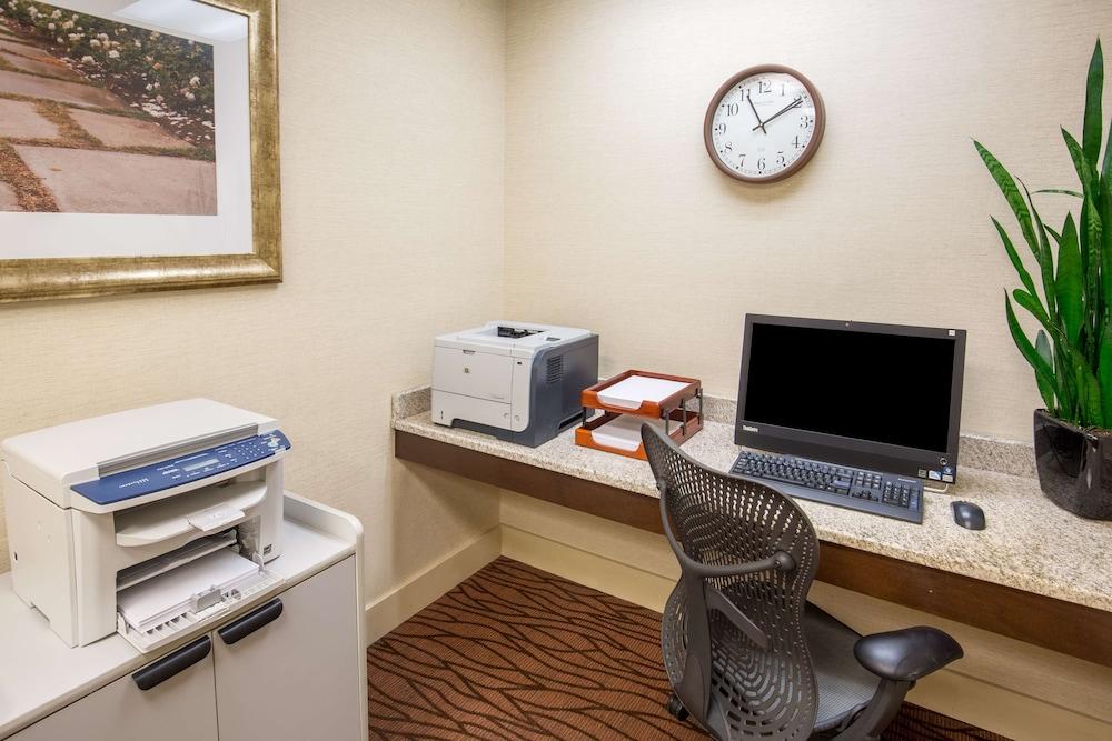 Hilton Garden Inn Folsom Dış mekan fotoğraf