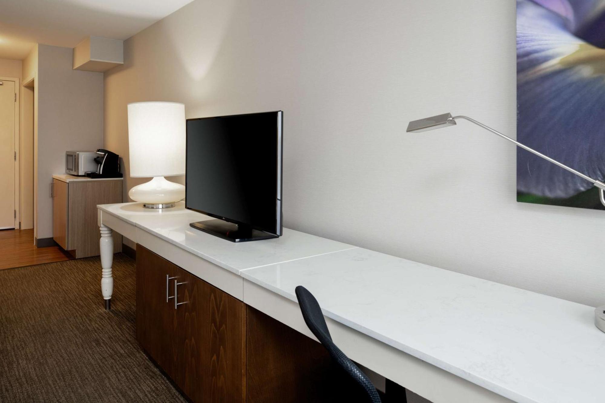 Hilton Garden Inn Folsom Dış mekan fotoğraf