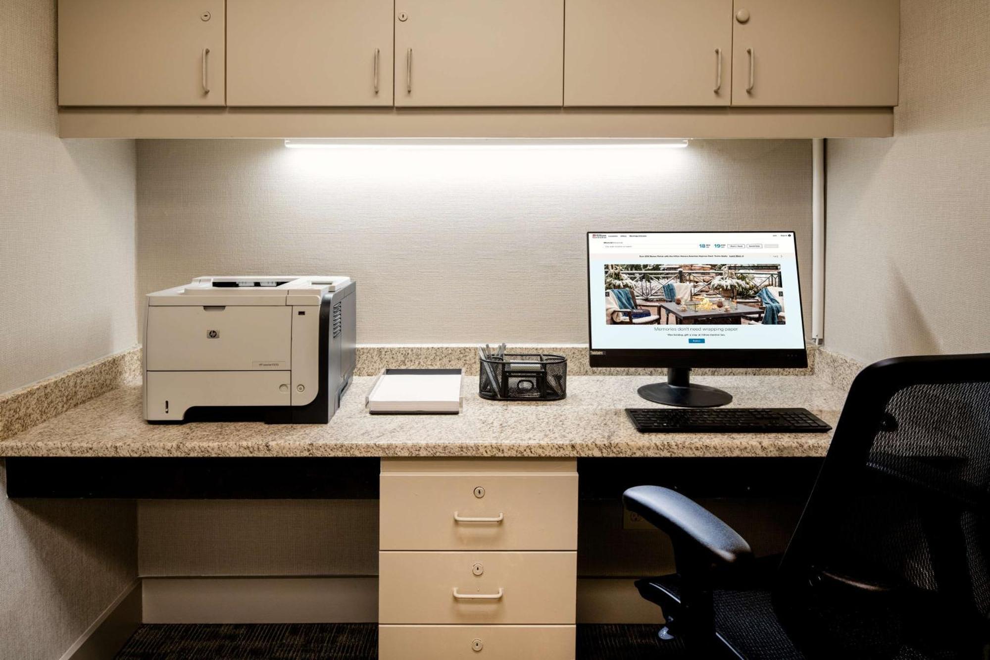 Hilton Garden Inn Folsom Dış mekan fotoğraf