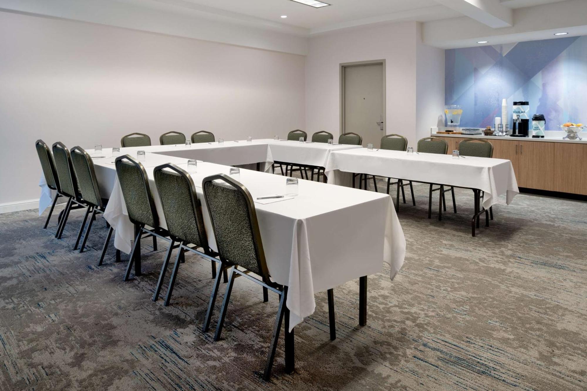 Hilton Garden Inn Folsom Dış mekan fotoğraf
