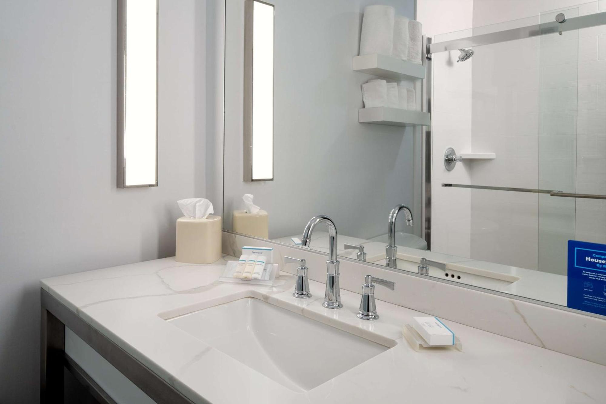 Hilton Garden Inn Folsom Dış mekan fotoğraf
