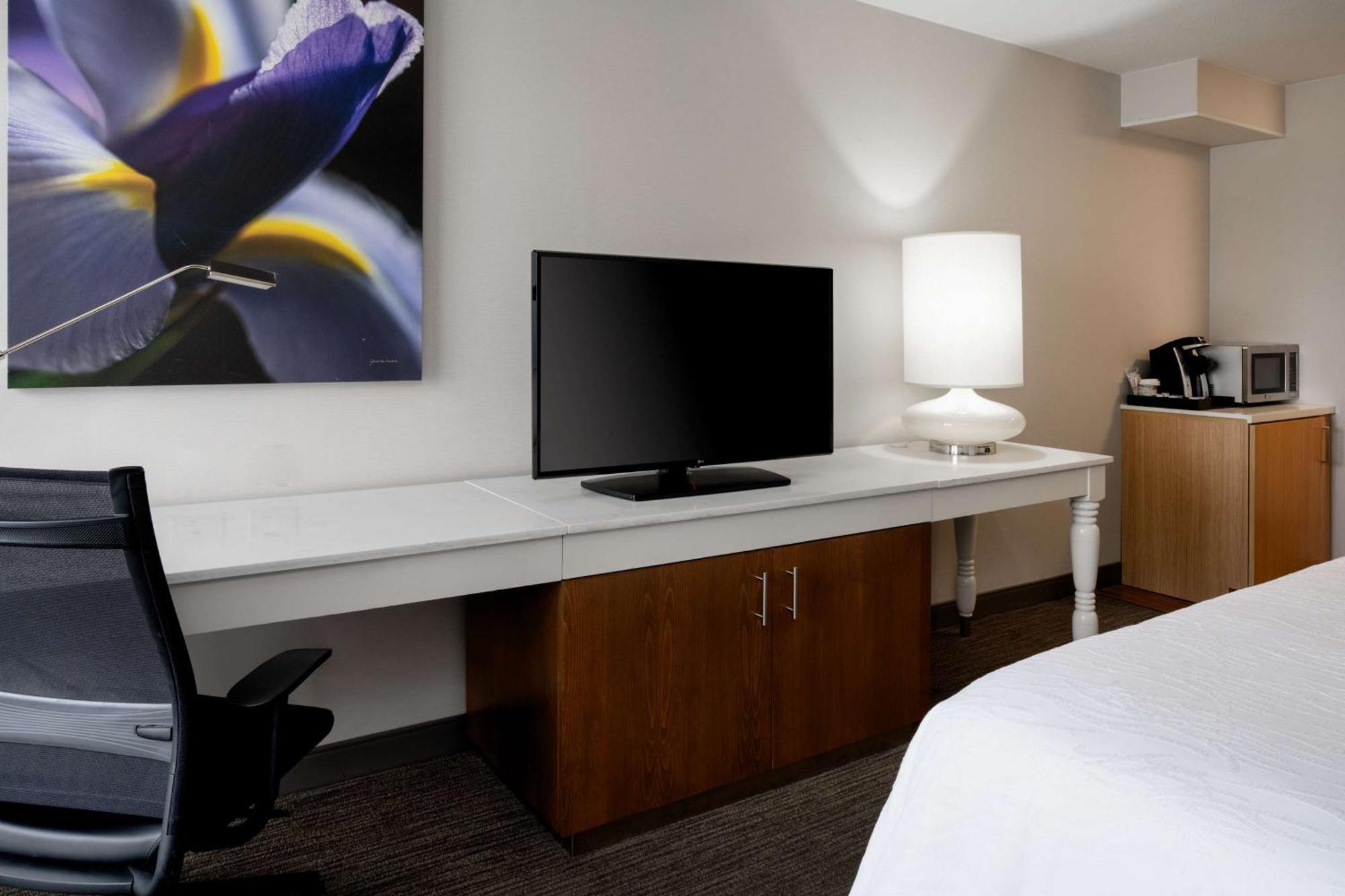 Hilton Garden Inn Folsom Dış mekan fotoğraf