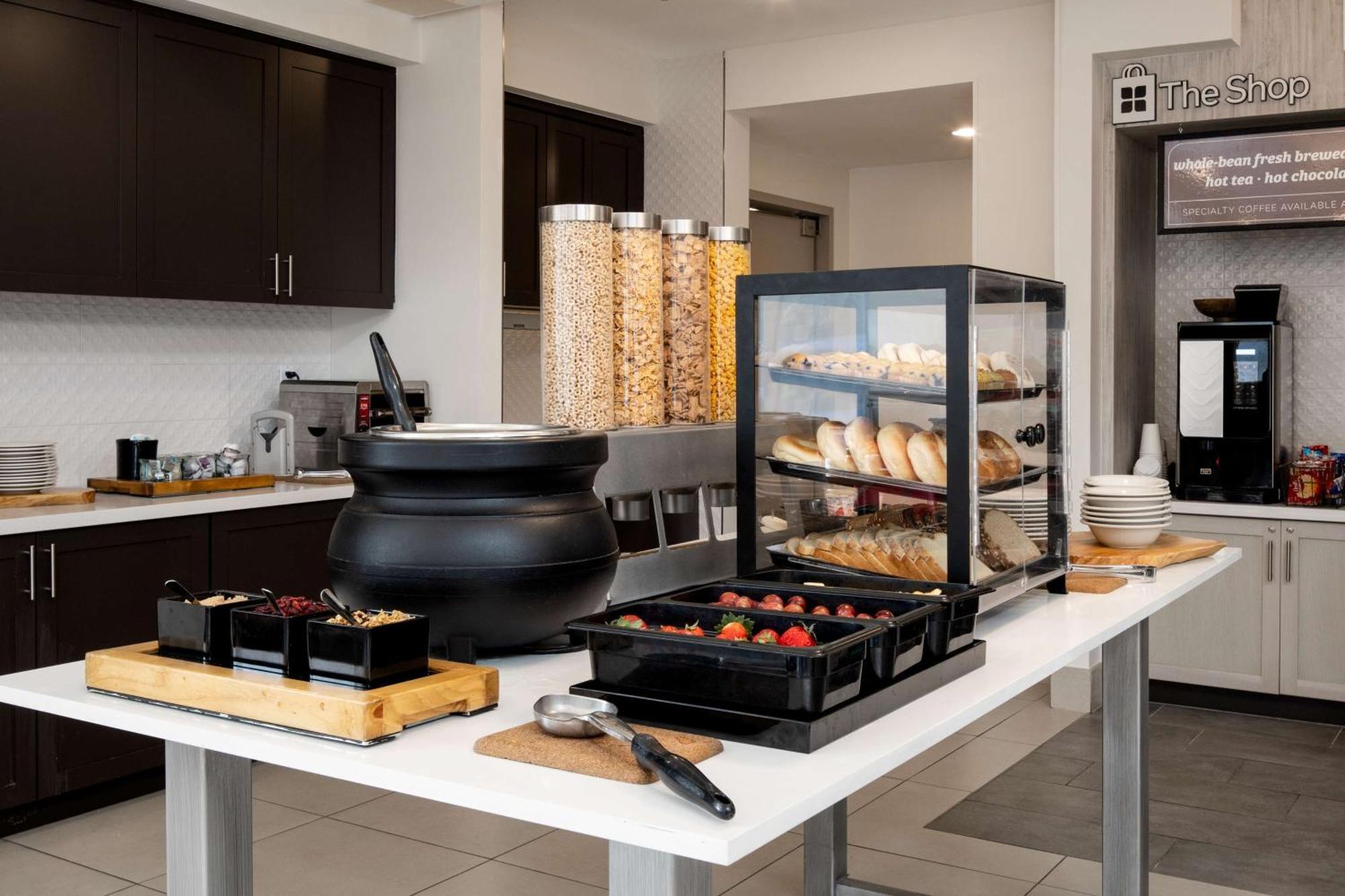 Hilton Garden Inn Folsom Dış mekan fotoğraf