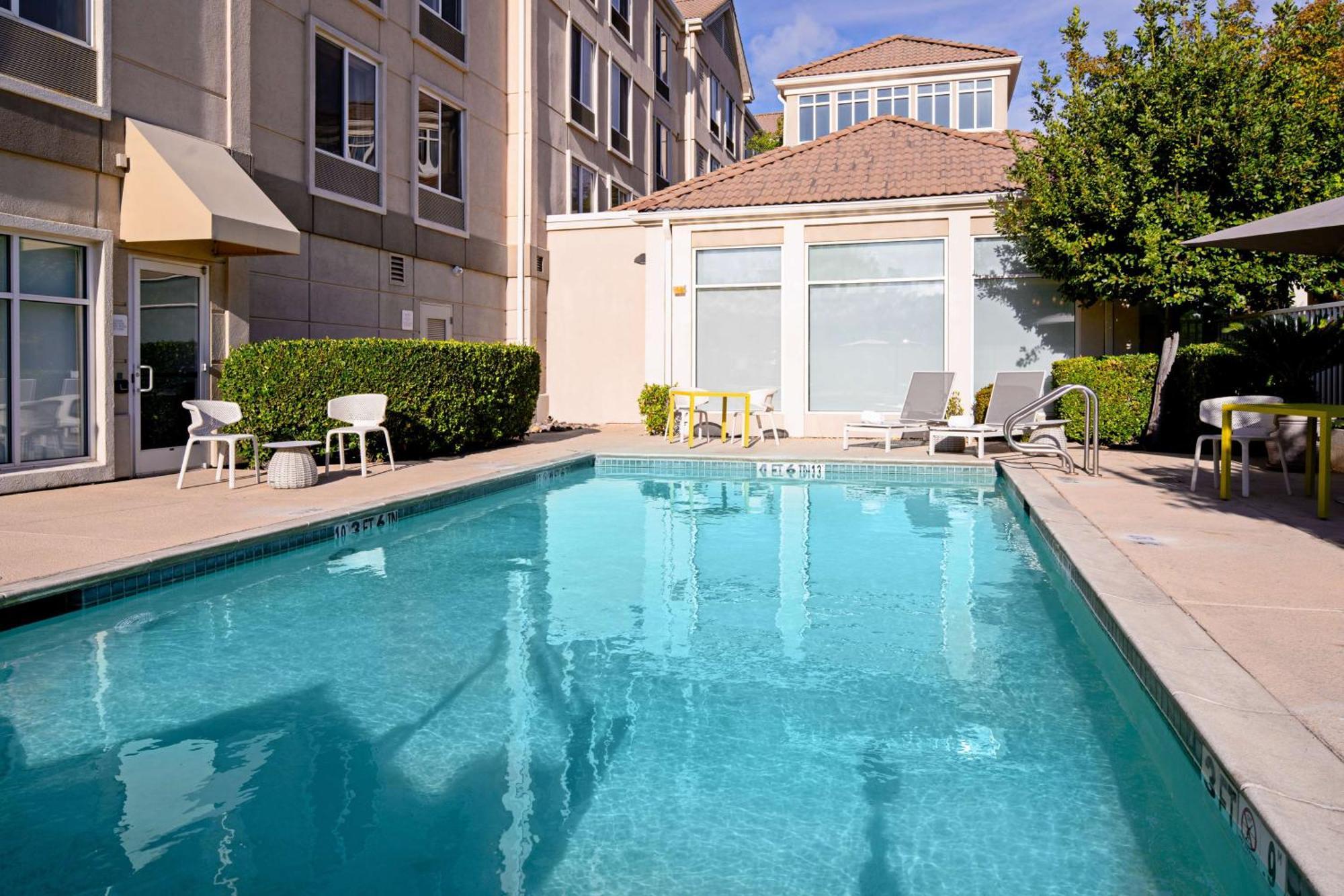 Hilton Garden Inn Folsom Dış mekan fotoğraf